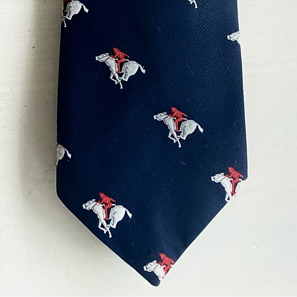 Horse Racing Tie, Derby, Preakness, Belmont. White Horses, Red Jockeys, Dk. Blue